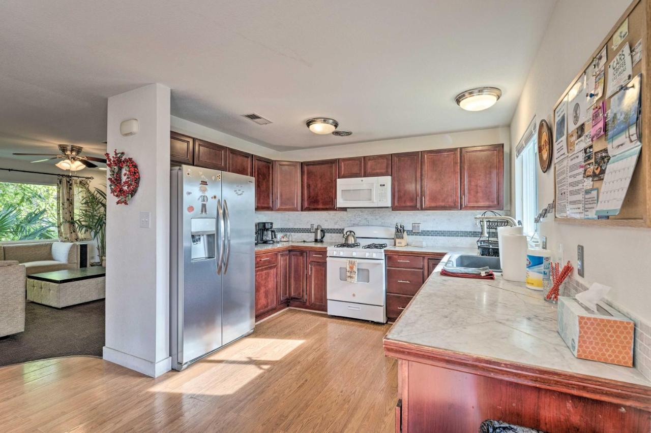 Vegas Oasis Home With Pool And Spa 7 Miles To Strip Las Vegas Eksteriør billede