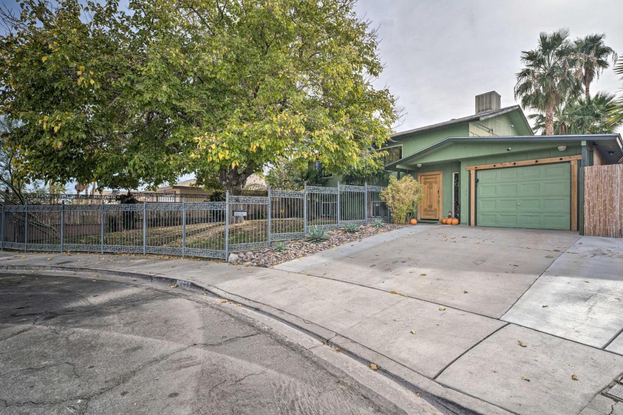 Vegas Oasis Home With Pool And Spa 7 Miles To Strip Las Vegas Eksteriør billede